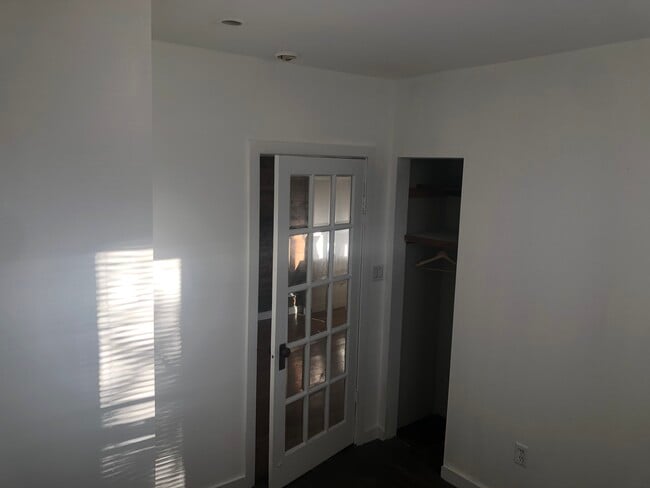 Photo - 817 Cameron St