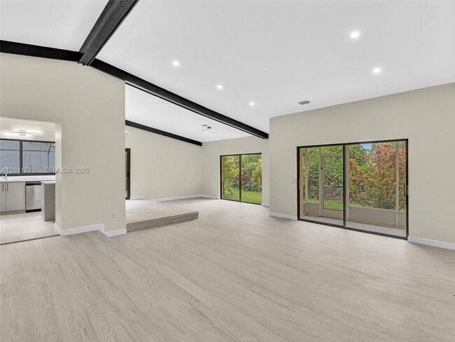 8813 NW Paradise Ct
