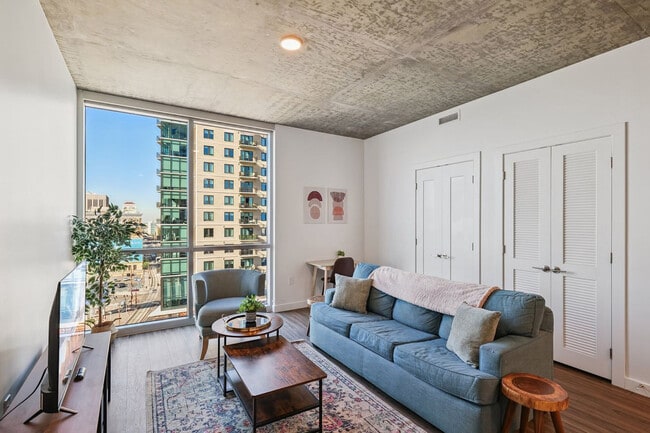 Photo - 222 E Jefferson St Unit ID1369267P