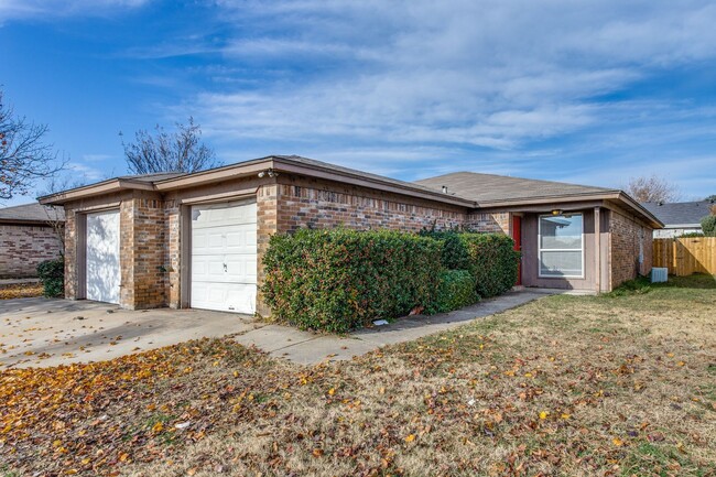 Don't Miss Out! 2-Bedroom Ft. Worth Duplex - Don't Miss Out! 2-Bedroom Ft. Worth Duplex Casa