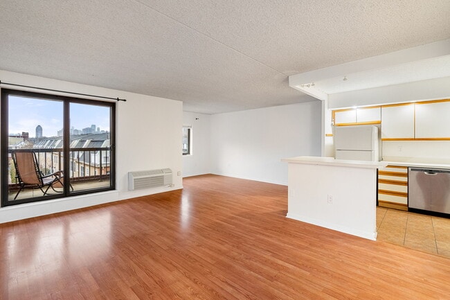 Photo - 200 Lombard St Unit 602