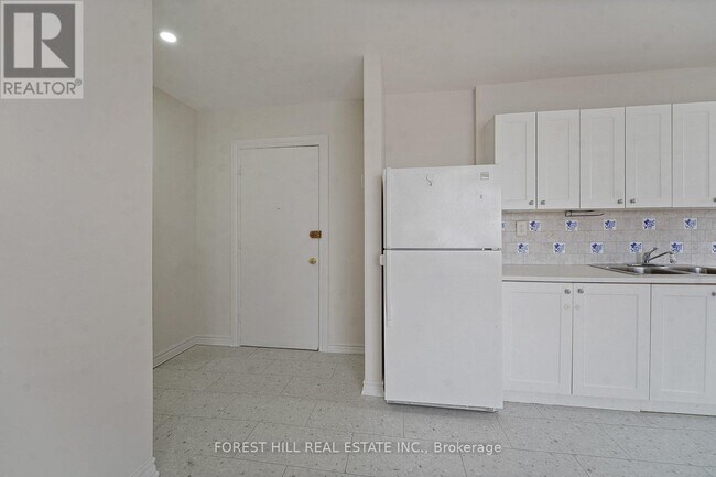 Photo - 2839 Keele St Unit 6