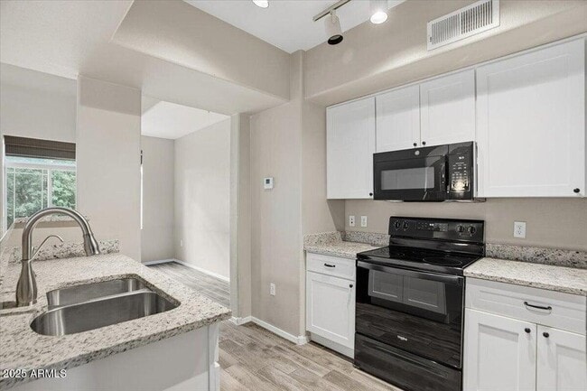 Photo - 2401 E Rio Salado Pkwy