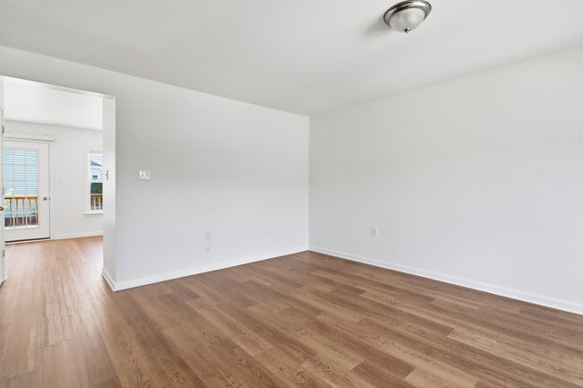 Photo - 10 Crabapple Ct