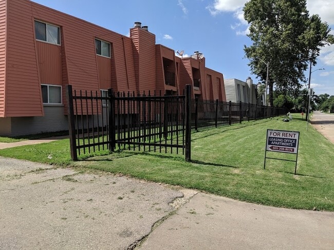 Residence @ Penn Grand Apartments