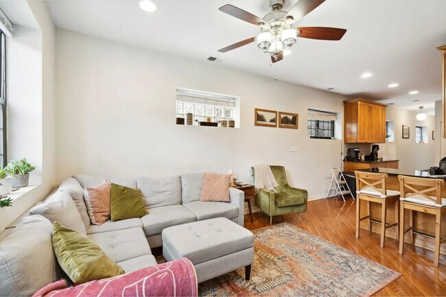 Photo - 1722 W Ohio St Unit 2