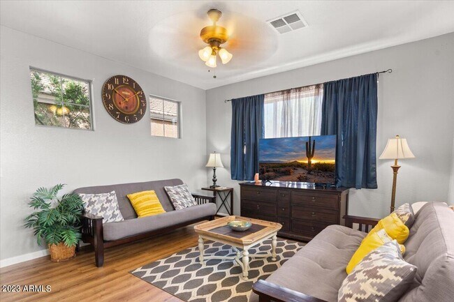 4066 E Melinda Ln