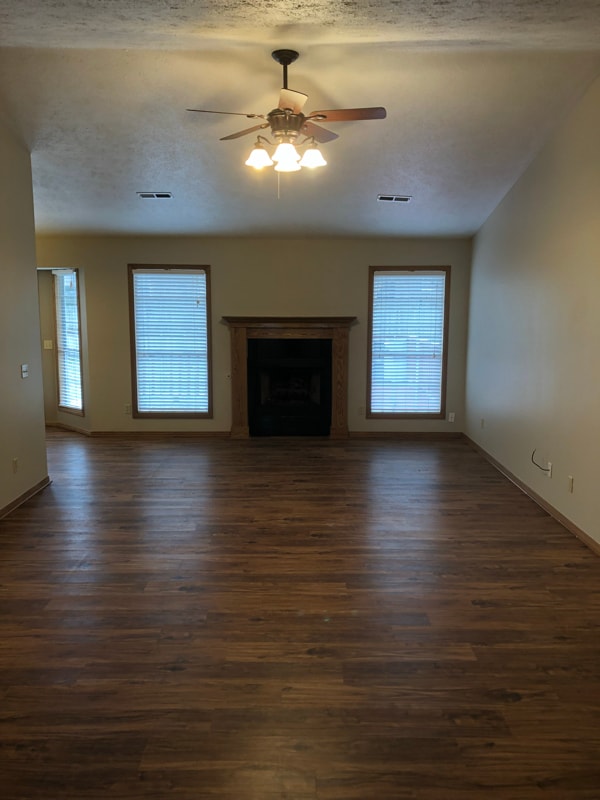 Photo - 653 Walnut Ridge St