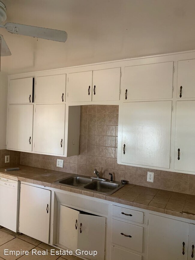 3 br, 2 bath House - 910 E LLano - 3 br, 2 bath House - 910 E LLano
