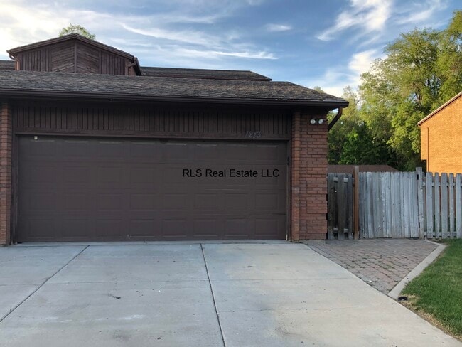 Photo - 1213 Siesta Dr Townhome