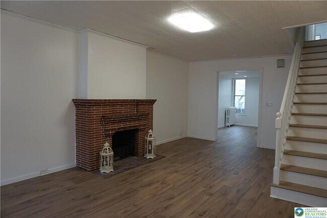 Photo - 128 S West St