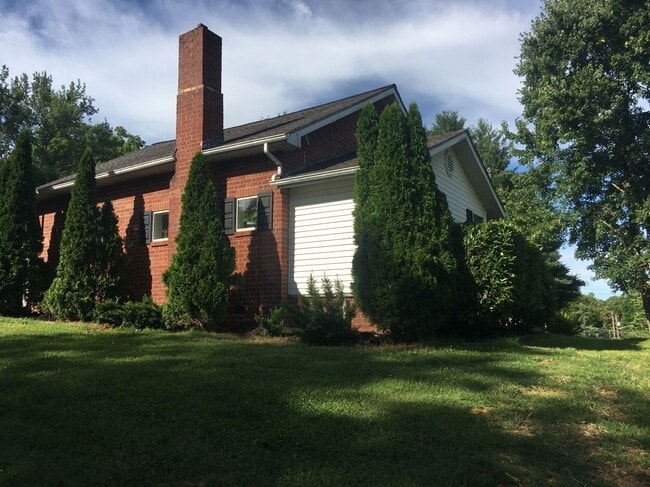 Photo - 805 Oliver Rd Unit C