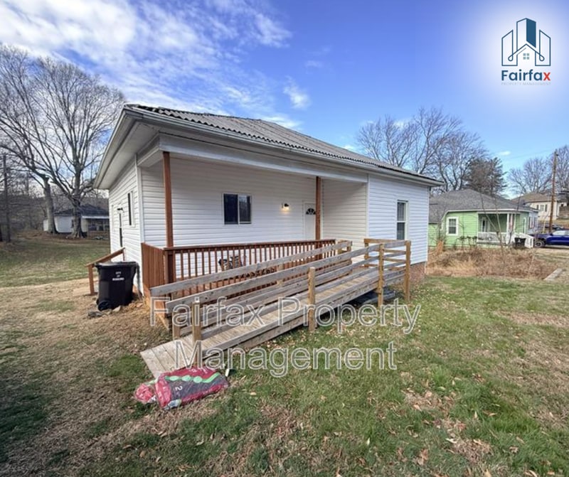 Photo - 1725 Turner St