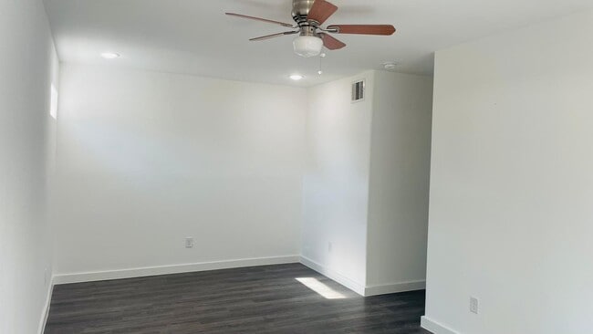 Photo - 8416 Sandra St