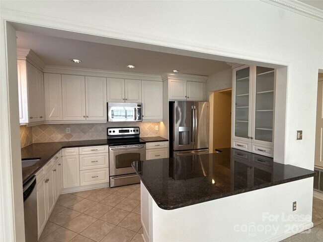 Photo - 1016 Queens Rd Unidad A