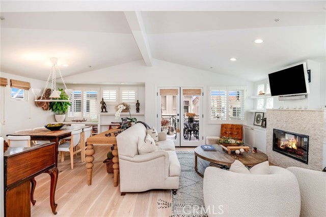 Photo - 433 Marine Ave