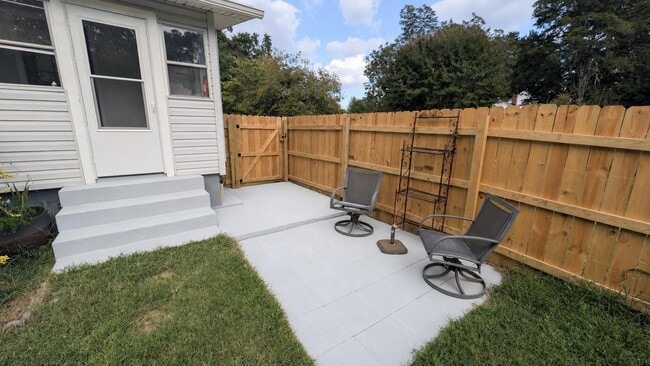 Photo - 126 E Wilburn Ave