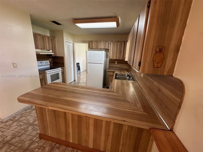 Photo - 2810 SW 108th Pl