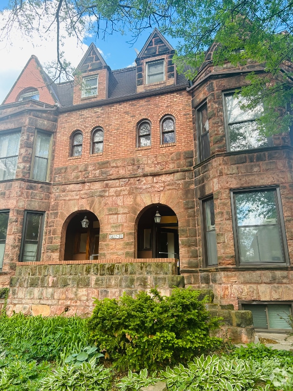 Building Photo - 5429 S Blackstone Ave Rental