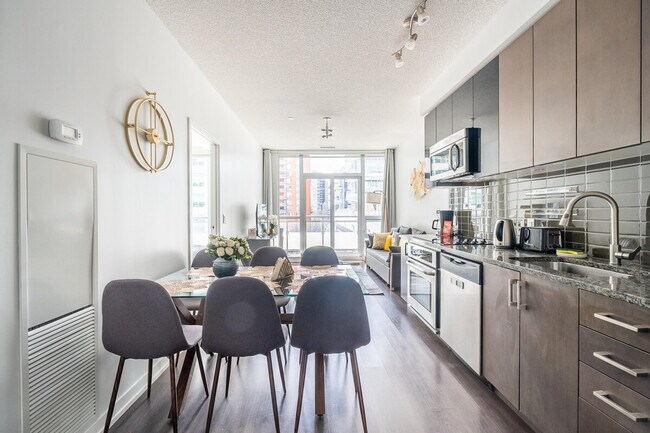 Photo - 130 Eglinton Ave E Unit ID1345870P