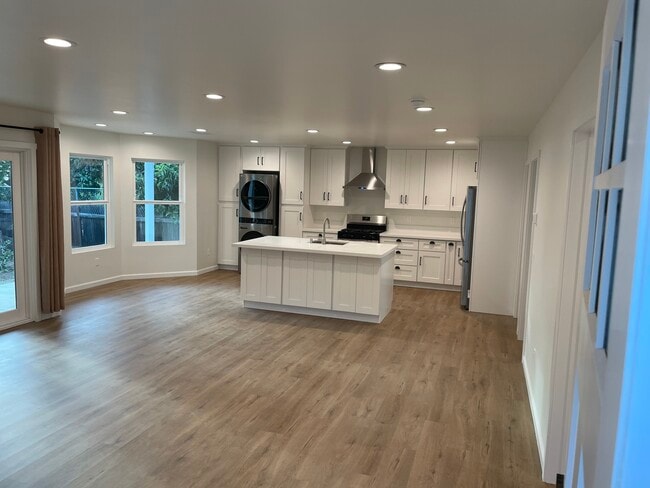 Photo - 1191 Hillside St Unit #2