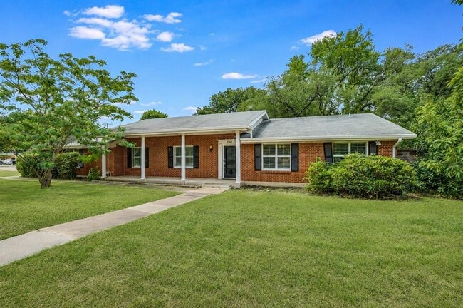Photo - 2501 Hancock Dr