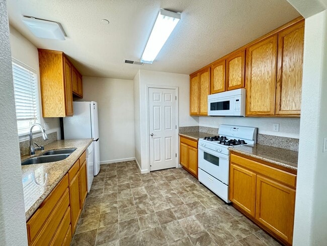 Photo - 3 bed/ 2 bath house in country setting