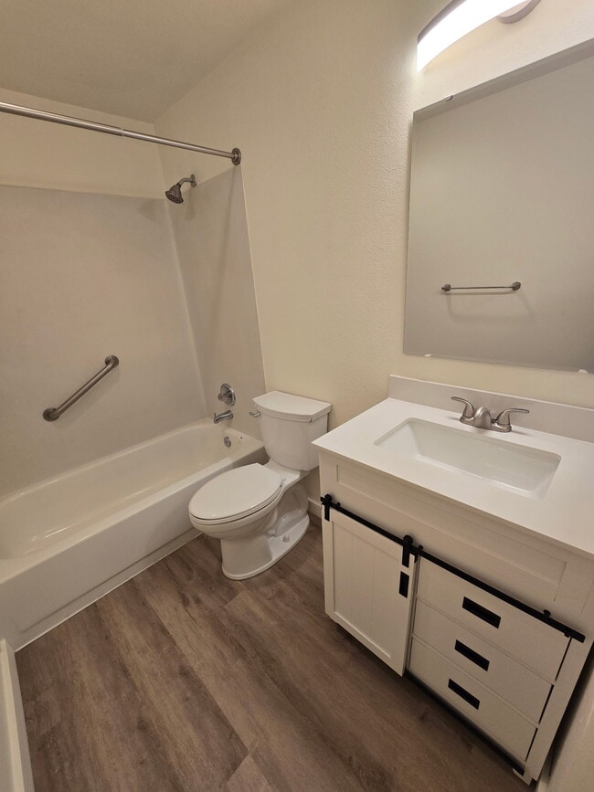 Photo - Baker Vista Apartments