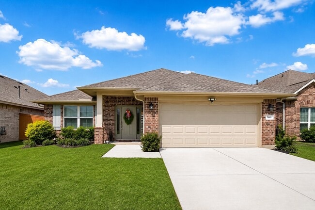 Photo - 2605 Golden Palms Ln
