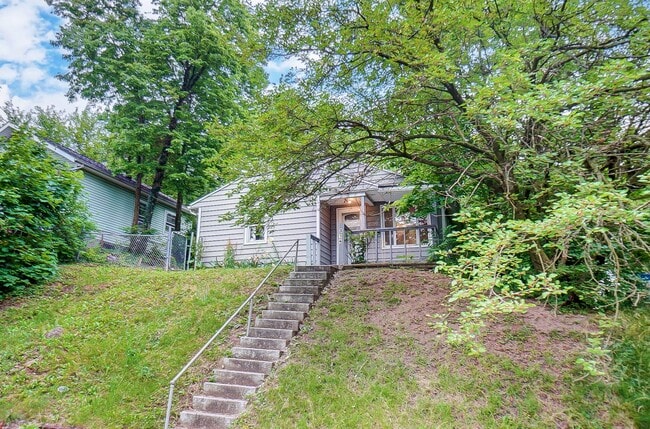 Photo - Three Bedroom Available in Dayton!