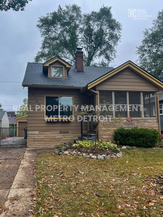 Building Photo - CHARMING ROYAL OAK BUNGALOW