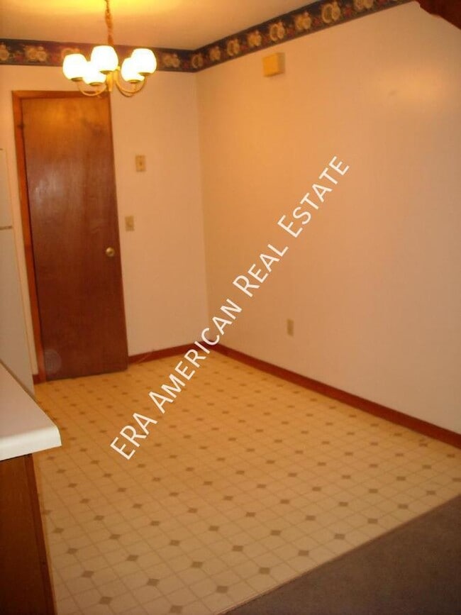 Photo - 130 Hampton Dr