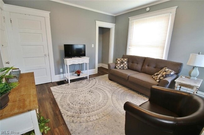 Photo - 1604 Maple Ave