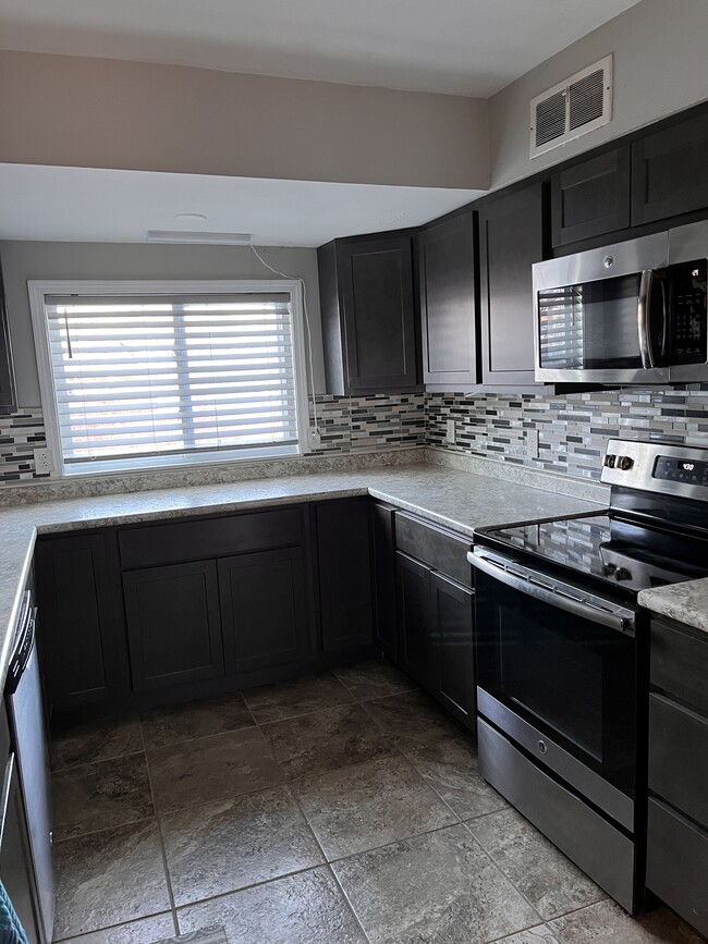 Photo - 7445 Saleen Ct