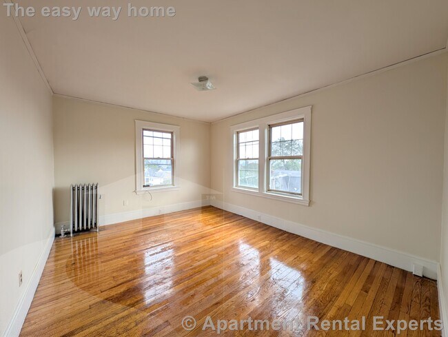 Building Photo - 155 Summer St Rental