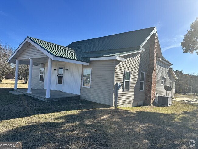 Building Photo - 323 Pinehill Rd Rental