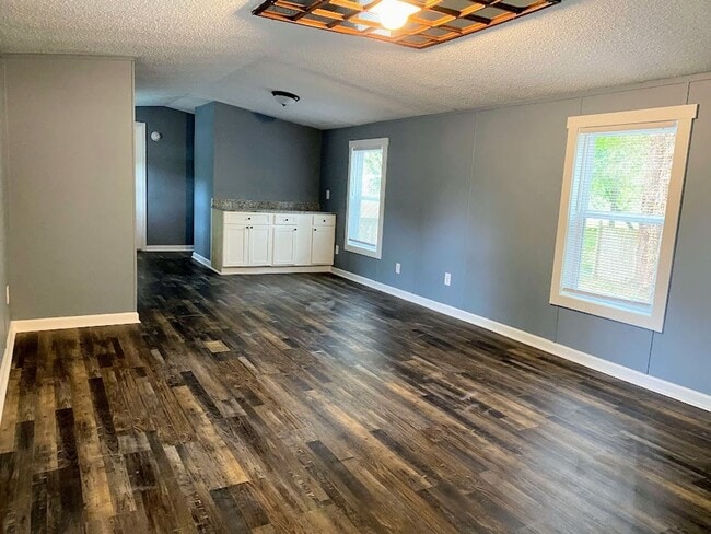 Photo - 3 Bedroom Mobile Home in Pelzer SC