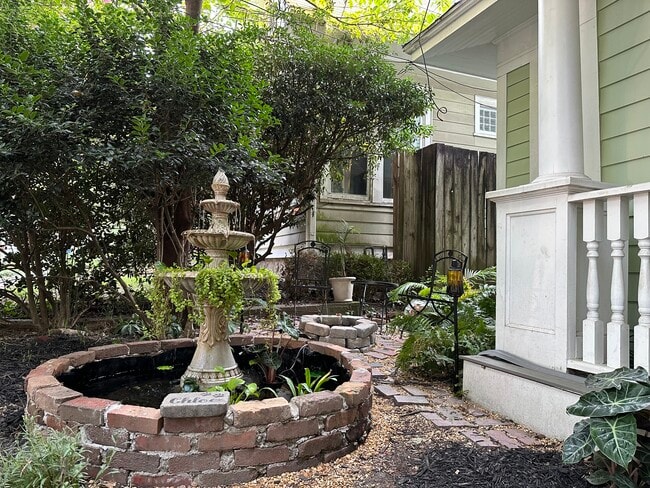 982 Myrtle St NE Unit 1