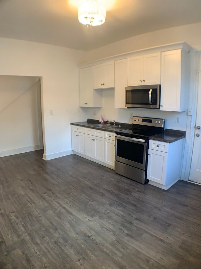 Building Photo - 402 S Lime St Unit A