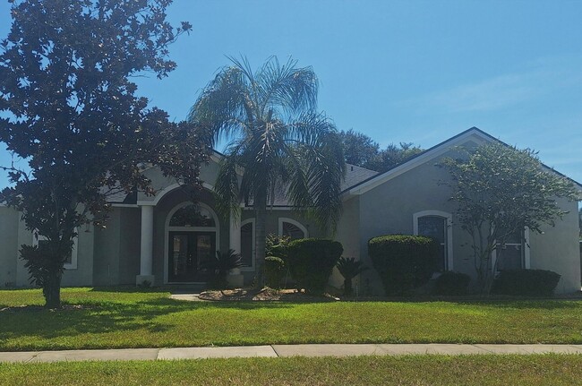 Building Photo - Spacious 4 bedroom home ready! Call Linda ...