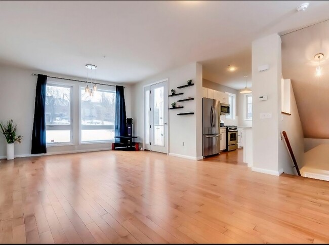 Photo - 3647 Penn Ave