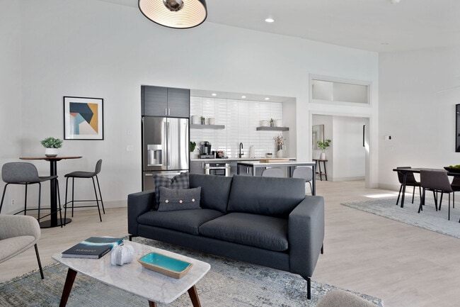 Photo - Alvista Lake Meridian