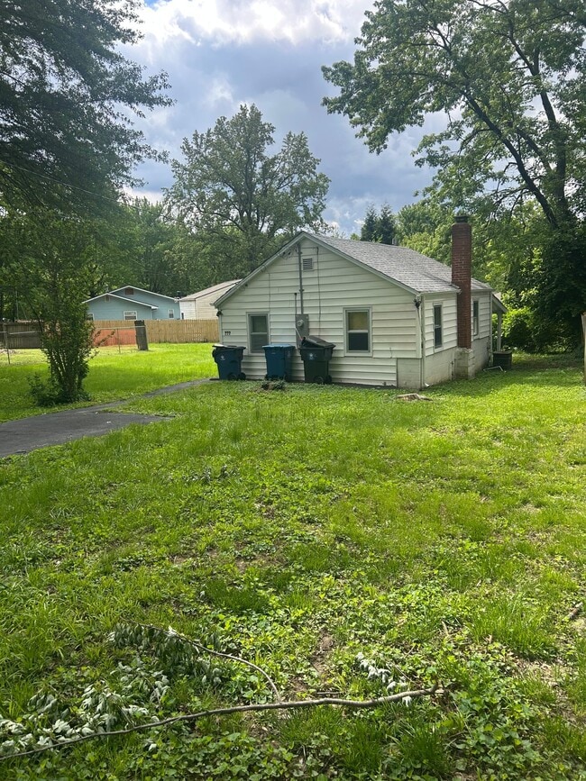 Photo - 222 Manning Ave