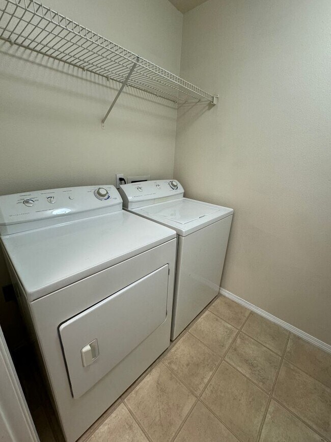 Photo - 15320 NW Central Dr Unidad 326