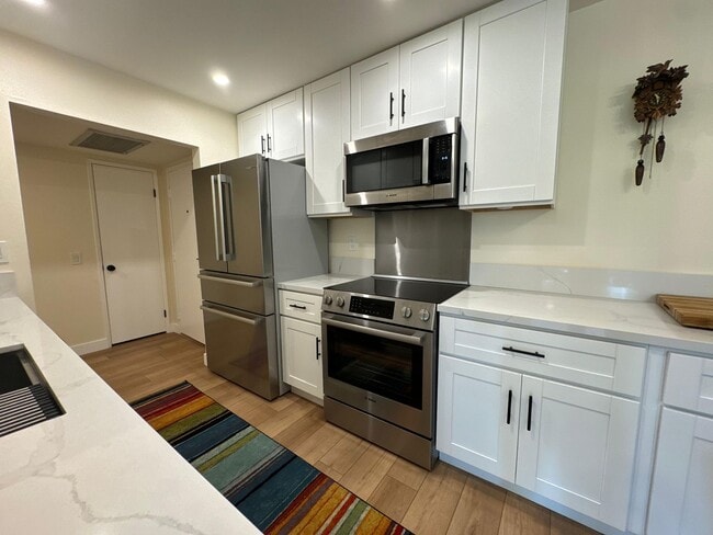 Photo - Move in ready Condo!