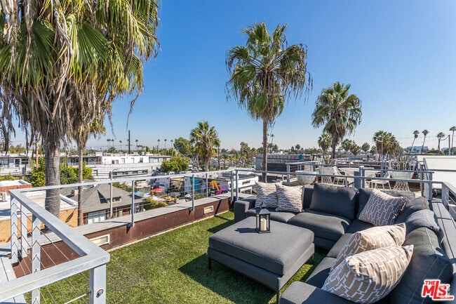 Building Photo - 1212 Abbot Kinney Blvd Unit 1 Rental