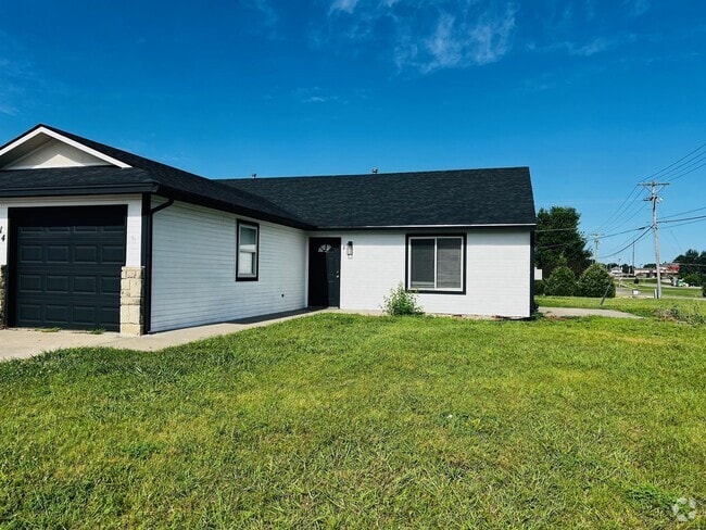 Building Photo - Fresh on the Market – Don't Miss This Char... Rental
