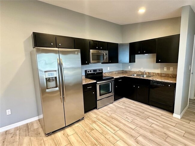 Photo - 912 Grand St