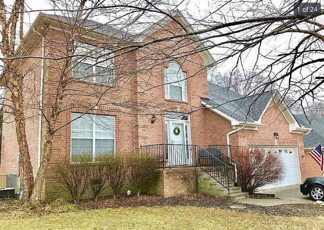 Photo - 4 bed/3bth with over 2000 sq ft. In beauti...