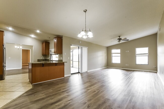 Photo - 336 Shorewood Dr